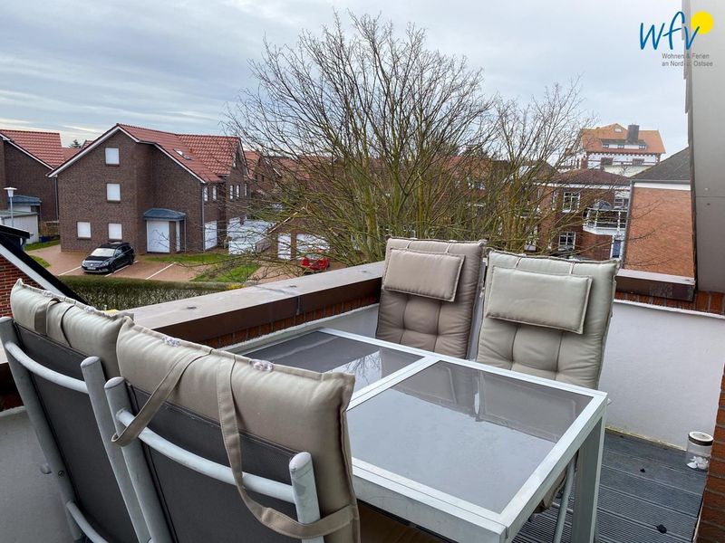 Optimal geschnittene Ferienwohung mit Platz für vier Gäste und Balkon mit Blick auf den alten Leucht